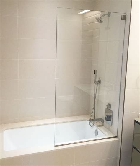 The tub splash guard can prevent splashing of water on to bathroom floors, keep your bathroom floors safe and dry, no more floor damage caused by leaks outside of the shower curtain. Shower Splash Guard - Everything You Need to Know About ...