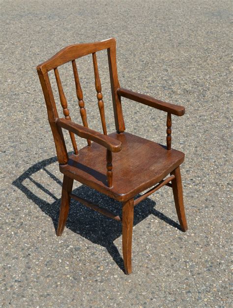 chaise ancienne avec accoudoir  Le specialiste du meuble ancien