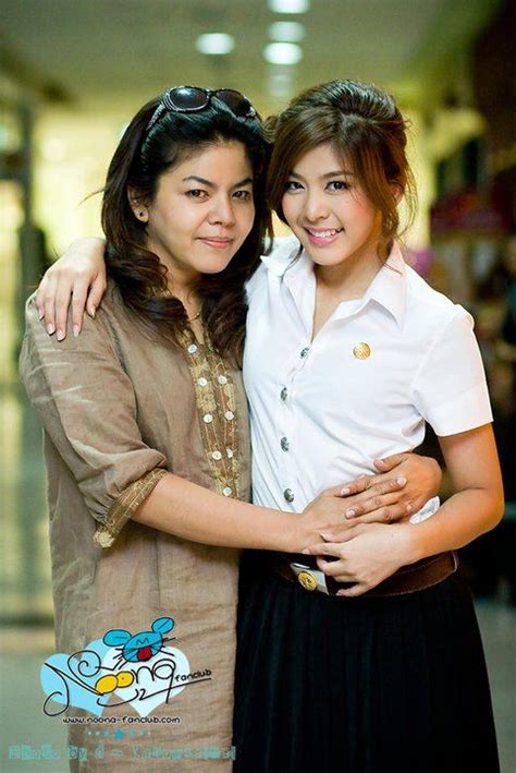 ต้อนรับเทศกาลวันแม่ ให้เค้ก 'เอส แอนด์ พี' เป็นของขวัญแทนสายใยรักจากลูก.ถึงแม่ เอส แอนด์ พี ได้รังสรรค์เค้กแสนอร่อยหลากหลายดีไซน์เฉพาะช่วง. หนูนา & คุณแม่ ภาพพิเศษ สุขสันต์วันแม่