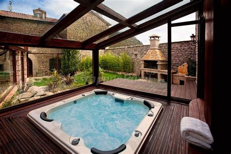 Casa rural de 4 estrellas, exclusiva para dos personas, con jacuzzi y sauna privados. Fotos de Hilaris - Casa rural en Muniáin de Guesálaz (Navarra)
