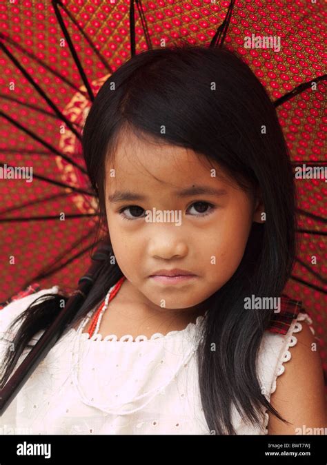 Joven Filipina Fotografías E Imágenes De Alta Resolución Alamy