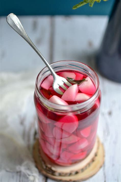 De délicieuses recettes de navets et cuisine végétarienne en photos, faciles et rapides. Pickles de navet lacto-fermentés - Les recettes de ...