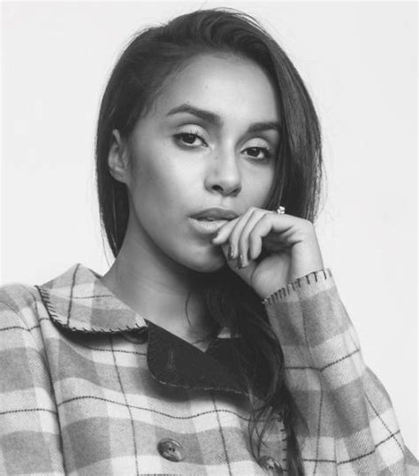 Nora gharib leerde we kennen in 2015. Interview: Nora Gharib over de liefde (en over Patser ...