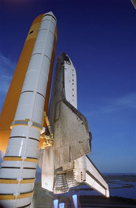 Файлin Flight Close Up Of Space Shuttle Atlantis During Launch Sts