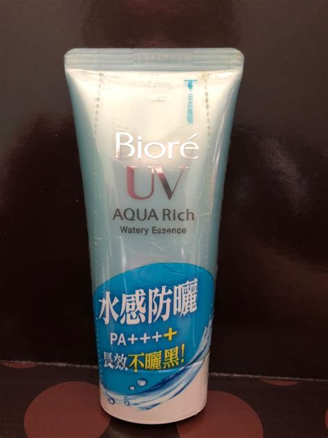 Skin is left feeling fresh and silky smooth. Biore UV Aqua Rich Watery Essence 50g, Health & Beauty ...