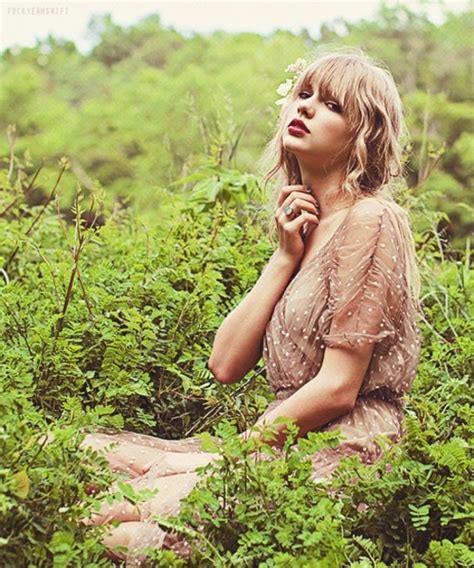 Normally, our team will track the evaluation of customers on relevant products to give out the results. TAYLOR SWIFT'S RED ALBUM TRACKLIST - Taylor Swift- Red ...