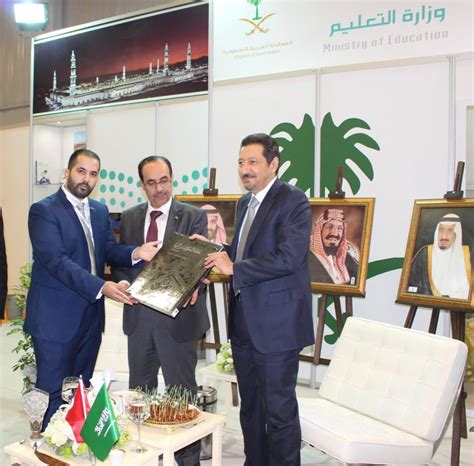 الأستاذُ الدُّكتور سعدُ بنُ موسى الموسى. جامعة أم القرى تشارك في معرض إسطنبول الدولي للكتاب » أضواء ...
