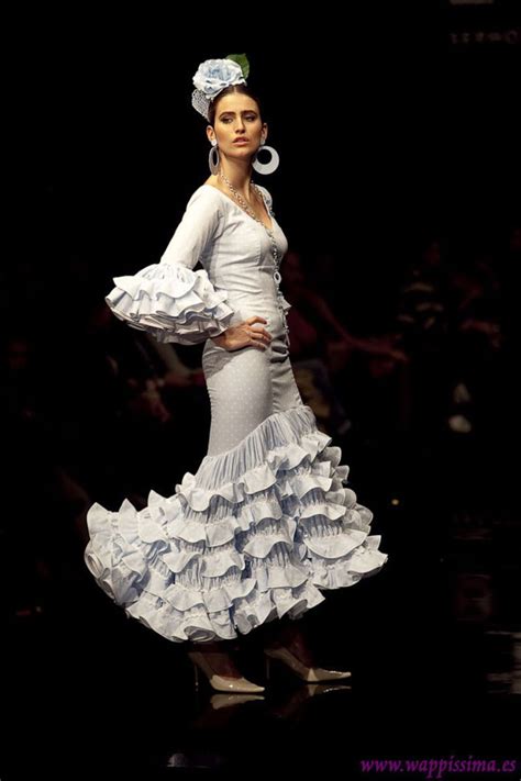 You'll receive email and feed alerts when new items arrive. robe espagnole séville