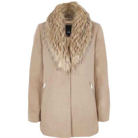 It will be a timeless investment piece that can be worn year after year. Lyst - River Island Camel Faux Fur Collar Pea Coat Camel ...