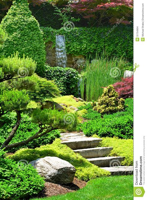 It's not a maze but quite a bit of walking especially with kids but not a crazy amount. Japanischer Garten stockfoto. Bild von botanisch ...