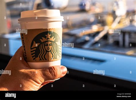 Starbucks Japan Hi Res Stock Photography And Images Alamy