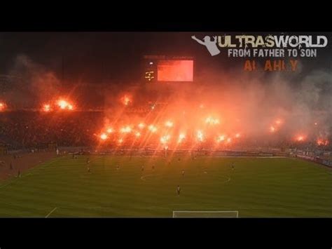 Cientos de ultras del equipo cairota que se dirigían a través de los puentes sobre el nilo hacia el centro de la ciudad en febrero de 2012, 72 personas, la mayoría seguidores del al ahly, murieron en el. Al-Ahly - Ultras World - YouTube