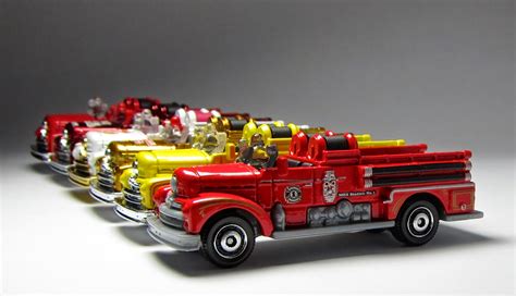 First Look 2014 Matchbox Classic Seagrave Fire Engine In Red