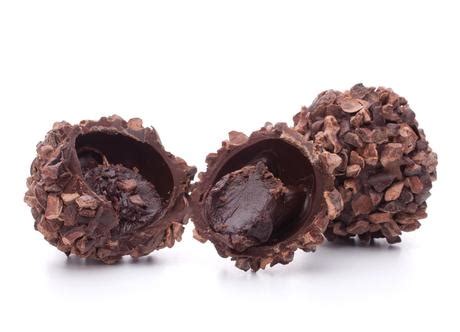 Li trovare in almeno 10 delle nostre ricette. Ricetta - Ferrero Rocher fatti in casa - Paperblog