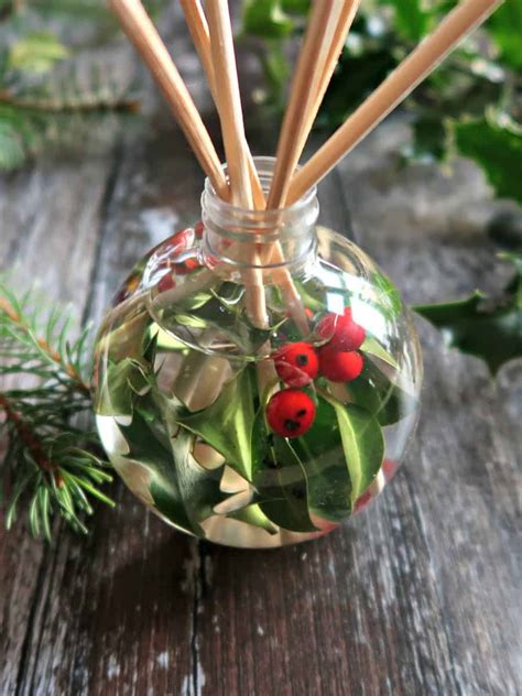 If you don't know how to use an essential oil diffuser, check the instructions. How to Make Super Cute Christmas Reed Diffusers • Craft ...
