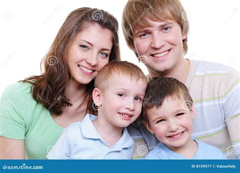 Familia Con Dos Hijos Imagen De Archivo Imagen De Amor 8739977
