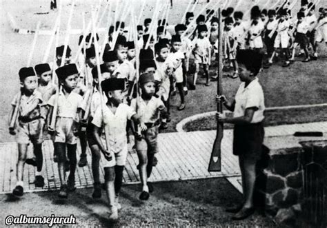 Banyak sekali anak yang tidak dapat sekolah karena biaya pendidikan. Sistem Pendidikan di Indonesia Pada Masa Penjajahan Jepang ...