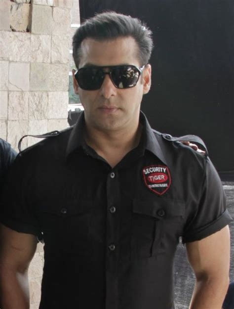 27 december 1965) is an indian film actor, producer, occasional singer and television personality who works in hindi films. Latest News: Bodyguard Salman Khan wallpapers,images,pics ...