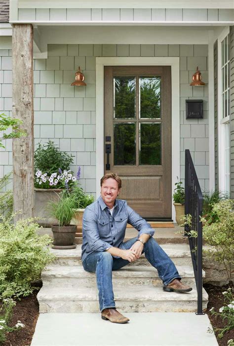 Hgtv Stars Chip And Joanna Gaines Are Launching Siding Collection