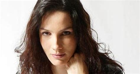 She also loves to be involved in several things at the same time as long as she is not tied down to any one area. Biografía de Angela Contreras | Wiki Chilenas