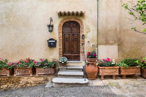 10 Best Tuscan Paint Colors To Use In Your Home
