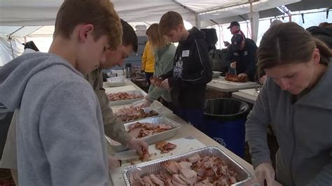 Durham Rescue Mission Serves Hundreds Of Residents A Thanksgiving Feast
