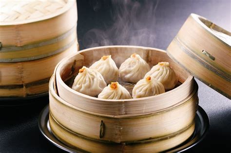(chinese cuisine) xiaolongbao (a kind of soup dumpling popular in the shanghai area). 南翔饅頭店 FUKUOKA メニュー：小籠包・点心 - ぐるなび
