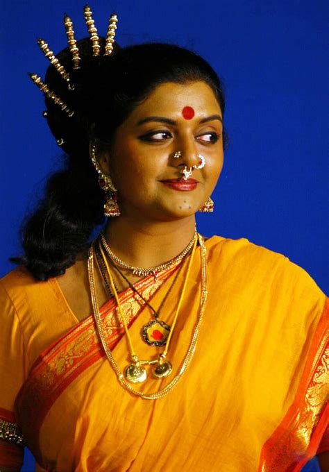 Unseen Actress Bhanupriya Beautiful Saree Photos Images