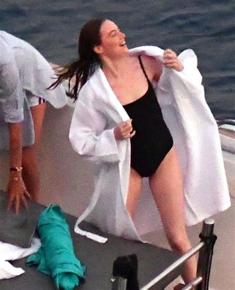 Emma Stone Thefappening Sexy In Capri 32 Photos The Fappening