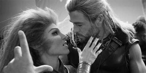Chris Hemsworths Wife Reveals New Look At His Thor Love Thunder Cameo