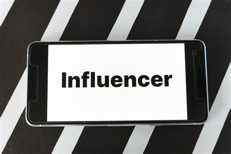 6 Herramientas Para La Búsqueda De Influencers En Redes Sociales Aze