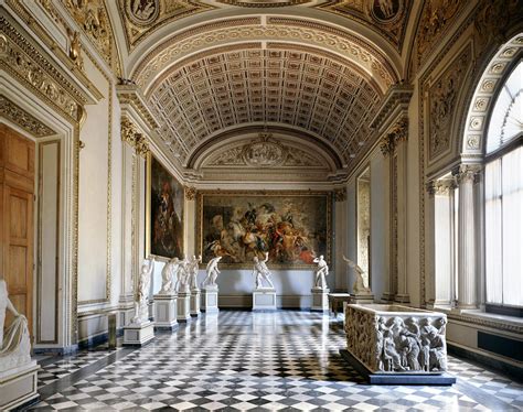 Galleria degli Uffizi, Sala di Niobe I, Firenze - Holden Luntz Gallery