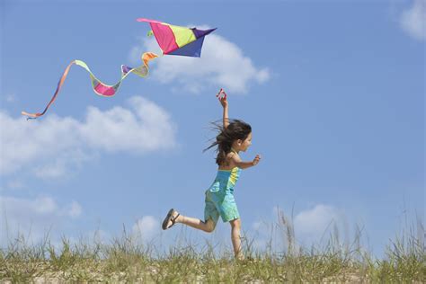 how to fly a kite best ways to keep a kite in the air