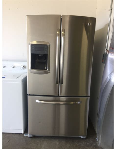Ge Ge French Door Stainless Refrigerator Wice And Water Dispenser