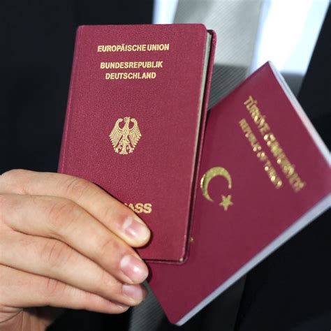 Bald 1,5 Millionen Anträge für die doppelte Staatsbürgerschaft? - NEWSZONE