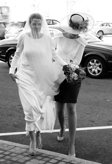 Isabel Nuñez Mae West Wedding Dress Long Sleeve Wedding Dresses Bride Style Modern Bride