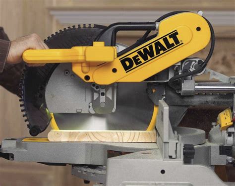 Dewalt Dws780 12 Inch Double Bevel Sliding Compound Miter Saw Review