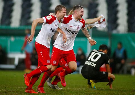 Η λεβερκούζεν υποδέχεται την κολωνία για την 29η αγωνιστική της μπουντεσλίγκα, με τις δύο ομάδες να έχουν μεγάλο κίνητρο βαθμών και τα πολλά τέρματα να είναι η πρώτη επιλογή στα προγνωστικά. ΜΠΑΓΕΡ ΛΕΒΕΡΚΟΥΖΕΝ - NewsIT