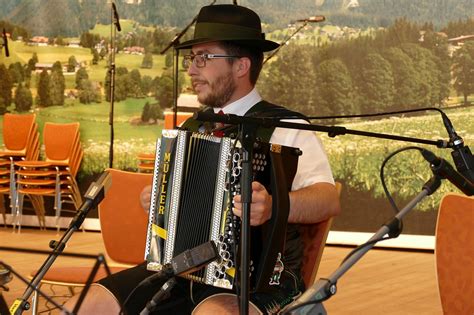 Radio steiermark ist der regionale ableger des orf für die steiermark. Tausende bei Radio Steiermark-Gipfeltreffen - steiermark ...
