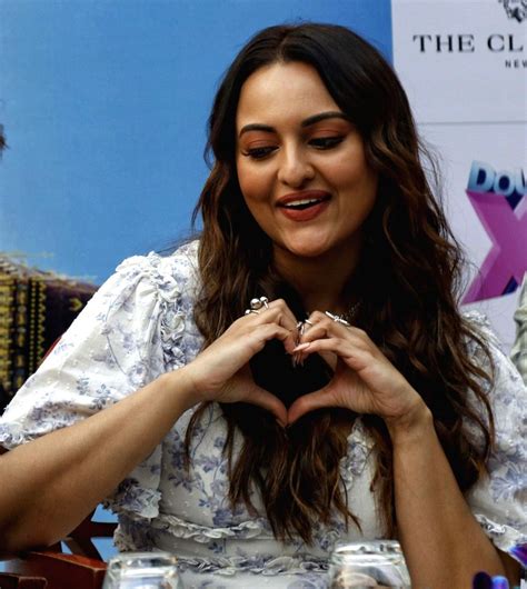 New Delhisonakshi Sinha Poses For Photos During The Promotions Of Upcoming Movie Double Xl