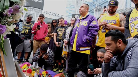 Fans Gather In Los Angeles To Mourn Nba Legend Kobe Bryant Kqed