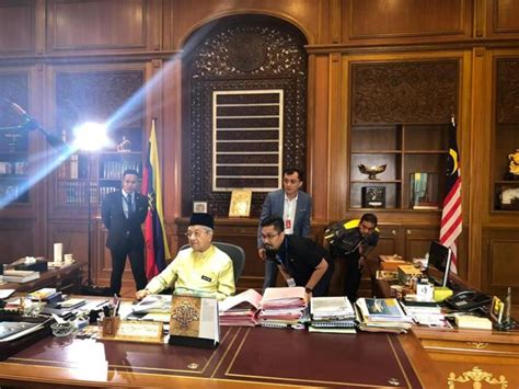 Perdana menteri malaysia adalah kepala pemerintahan malaysia. PENGGAMBARAN VIDEO HARI KEBANGSAAN 2019 BERSAMA YAB TUN DR ...