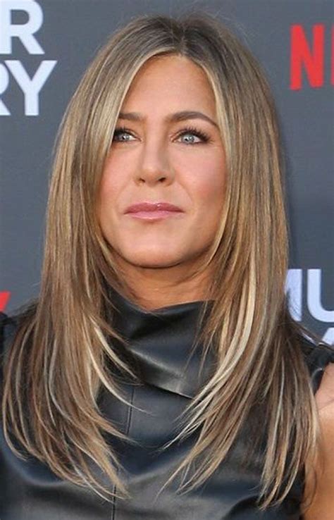 15 Iconic Hairstyles Of Actress Jennifer Aniston 2023 Jennifer Aniston Hair Color Jennifer