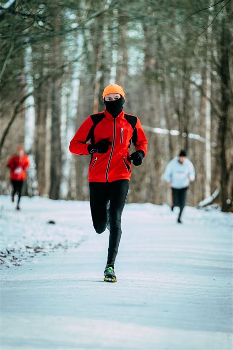 Inhalant, food, and contact allergies can all cause dermatitis with scaly, dry skin. How to Breathe When Running in the Cold - Winter Exercise ...