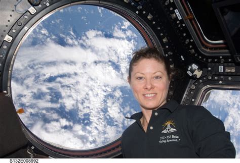 Space Baths And Other Water Saving Tips From Astronauts Laist Npr News For Southern