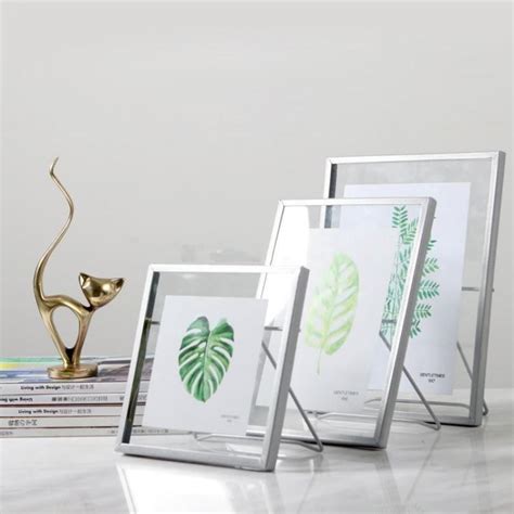 Pressed Glass Floating Picture Frame Nordic Metal Wire Photo Frame With Cute Cat Easel Stand