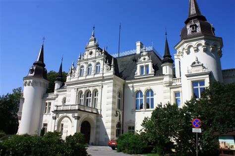 Zobacz najciekawsze publikacje na temat: Jelcz-Laskowice: Zamknięcie szkół i przedszkoli z powodu ...