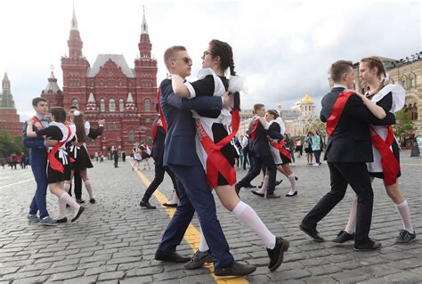 ‘last Bell’ Tolls For Russia S High School Graduates