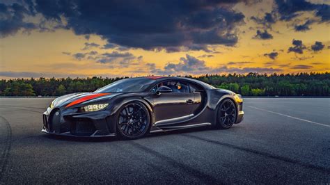 I'm invited to the official first reveal of the world record breaking chiron super sport 300+ at their headquarters in france. Download 1600x900 Bugatti Chiron Super Sport 300+, Side ...