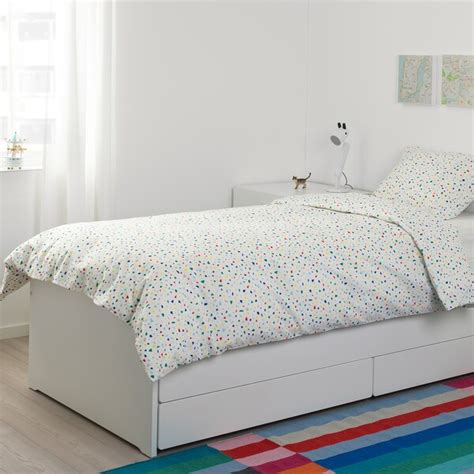 Alt til din oppbevaring hos biltema! https://www.ikea.com/no/no/p/slaekt-seng-med-underseng-og ...